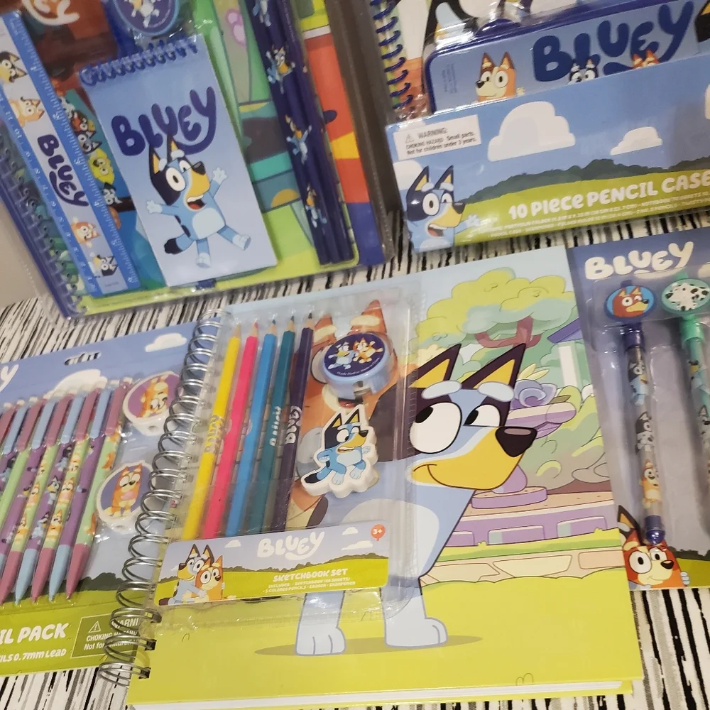 Bluey Stationery Set Over 45 Pieces - Picture 5 of 6
